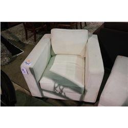 MODERNED WHITE ARM CHAIR