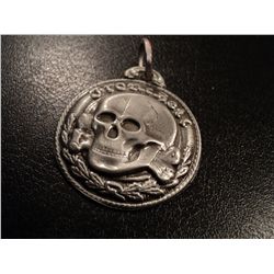 GERMAN S.S SKULL BADGE