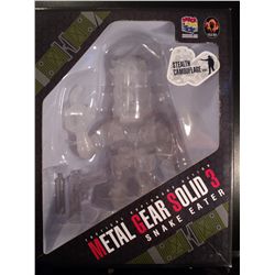 METAL GEAR SOLID 3 SNAKE EATER STEALTH CAMOUFLAGE COLLECTABLE FIGURE