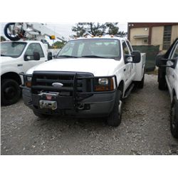 2006 FORD F350 CREW CAB 4X4 SERVICE TRUCK, S/N 1FDWW33P36EC36510, 6.0L DIESEL, A/T, A/C, WINCH, KNAP