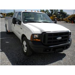2006 FORD F350XL CREW CAB SERVICE TRUCK, S/N 1FDWW32P56EC36509, 6.0L DIESEL, A/T, A/C, KNAPHEIDE SER