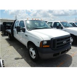 2007 FORD F350XL CREW CAB FLATBED, S/N 1FDWW36YX7EA51442, V10 GAS, A/T, A/C, STEEL FLATBED BODY, PEN