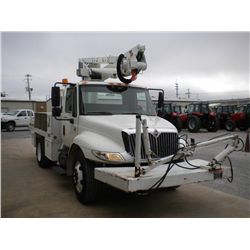 2006 INTERNATIONAL 4200 BUCKET/SIGN TRUCK, S/N 1HTMPAFM56H237304, 6.0L INT DIESEL, 230 HP, A/T, A/C,