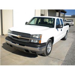 2005 CHEVROLET C1500 SILVERADO EXTENDED CAB PICKUP, S/N 1GCEC19Z25Z312943, V8 GAS, A/T, A/C, 37,654 