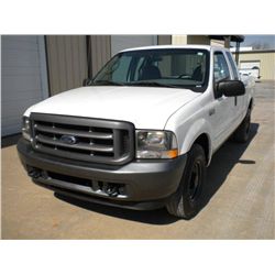 2004 FORD F250XL EXTENDED CAB PICKUP, S/N 1FTNX20LX4ED36352, V8 GAS, A/T, A/C, BED COVER, 62,882 MIL