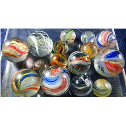 Marbles: Lot #144. 14 Swirls and 1 Onionskin.