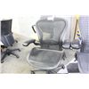 Image 1 : HERMAN MILLER BLACK AERON TASK CHAIR - SIZE B
