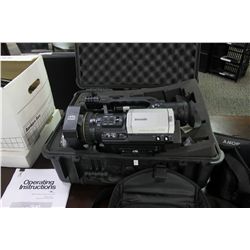 PANASONIC DVX 100 DIGITAL VIDEO CAMERA