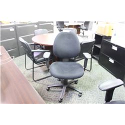 BLACK PATTERNED MULTI-LEVER TASK CHAIR