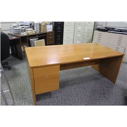 OAK 6' SINGLE PEDESTAL EXECUTIVE DESK