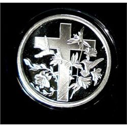 CROSS WITH FLOWERS AND HUMMING BIRDS ON A BEAUTIFUL ONE OUNCE .999 SILVER ROUND
