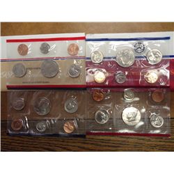 1986 & 87 US MINT SETS P/D (WITH ENVELOPES)
