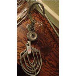 30 Qt. Mixer Hook/Whip & 2 Paddles