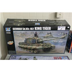 1/16 SCALE TRUMPETER GERMAN SD.KFZ.182 KING TIGER TANK MODEL NEW IN THE BOX