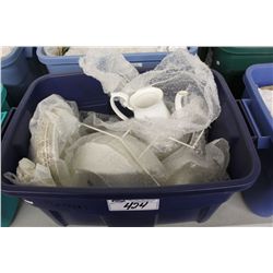 RUBBERMAID CONTAINER CONTAINING ASSORTED BONE CHINA