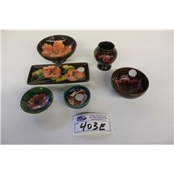 ASSORTED MOORCROFT POTTERY