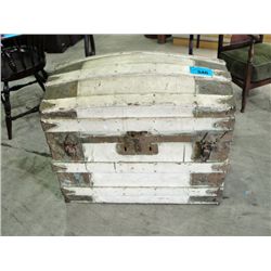 Antique dome top trunk