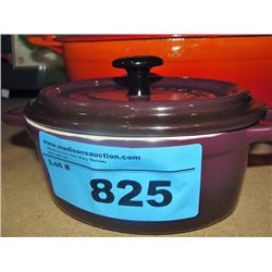 Mini cocotte lidded baking dish