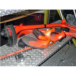 Set of Black&Decker cordless lawn tools; 2 weed
