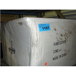 Elegant hanging chandalier