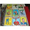 Image 2 : Album full of assorted vintage NHL collectors