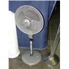 Image 1 : Wind chaser floor fan