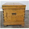 Image 2 : PINE BLANKET BOX