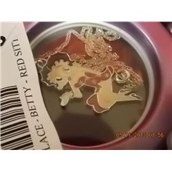 NECKLACE - BETTY - RED SITTING