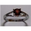 Image 1 : 2.290g Ring of Garnet in Silver