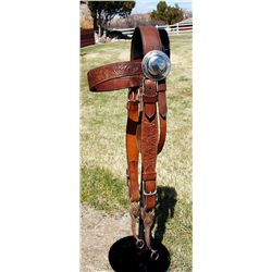 Maybe the largest saddle horse bridle ever made.