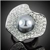 Image 1 : Beautiful Pearl & Crystal Ring, size 8