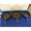 Image 2 : 3-Cast Iron Skillets