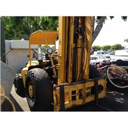 FORKLIFT 8,000LB CAP. 3 STAGE MAST 6 CYL GAS PWRD
