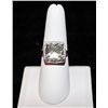 Image 1 : 10K GOLD DIAMOND AND GREEN AMETHYST RING