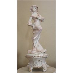 CAPODIMONTE - LADY IN PINK PORCELAIN STATUE