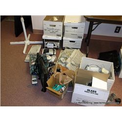 Lot: Display Holders