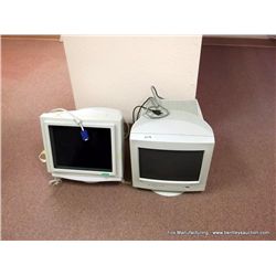 LOT: CRT MONITORS