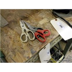 Lot: Scissors (3x The Money)