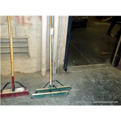 Lot: Push Brooms