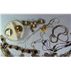 Image 2 : VINTAGE LOT OF COSTUME JEWELRY