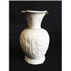 Image 1 : An early Chinese celadon vase