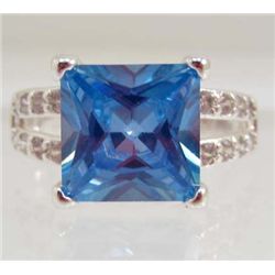 5779 - SILVER BLUE & WHITE TOPAZ RING SIZE 8