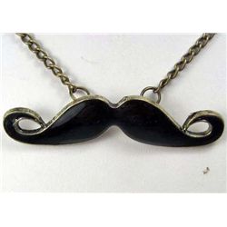 5408 -  MUSTACHE PENDANT W/ CHAIN