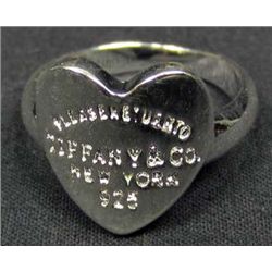 5027 - SILVER HEART RING SIZE 7.5