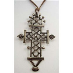 13506 - LARGE CROSS NECKLACE W/ LEATHER NECK STRAP