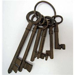 13287 - CAST IRON KEY SET ON RING