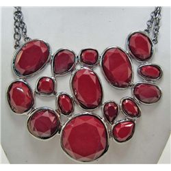 13118 - GORGEOUS RED BIB NECKLACE