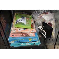 LARGE LOT OF VINTAGE BARBIE CLOTHING