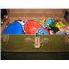 Image 2 : Trunk full of toys
