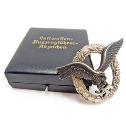 CASED GERMAN NAZI LUFTWAFFE PILOT BADGE W/ THIN VERTICAL PINBACK